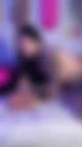 Ich konnte mich nicht entscheiden, welchen schwanz ich mehr brauchte, also nahm ich beide.. Schau mir zu, wie ich mich reibe und reite, völlig nackt, auf zwei meiner torso-fickpuppen mit großen schwänzen. Bei welcher ansicht hat dein schwanz härter gepocht?