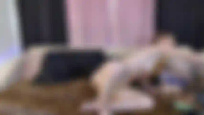 Die auf meine füße spritzt.