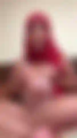 Hijabi große natürliche titten anbetung! Vertikal gefilmt, 3 minuten 27 sekunden lang ;).