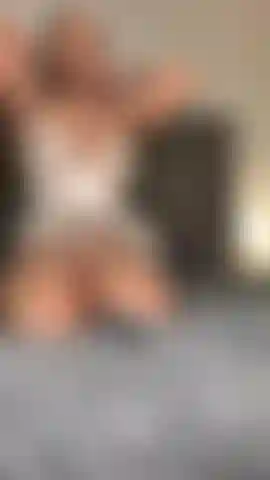 Weiße schwänze zu lutschen.