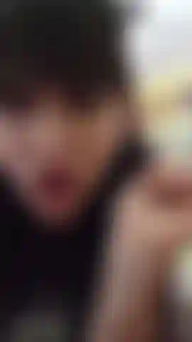 Die deinen schwanz reitet.