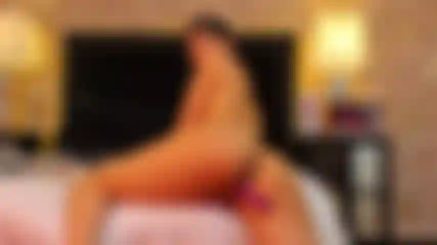 Die spanking macht und mit meiner muschi spielt.