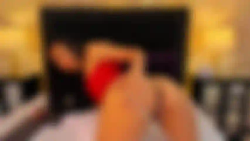 Ich hämmere meinen saftigen arsch für dich.