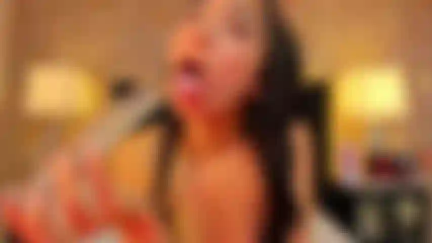 Meine muschi ist so heiß und nass.