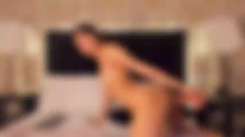 Die fickmaschine fickt mich hart.