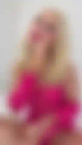 Let Roleplay 👀 Fucking your best friends roommate… That you’ve always had a thing for.. You interrupt her doing her makeup… then end up fucking  She sucks you off, rides you and uses her vibrator on her pussy while you stretch her out.