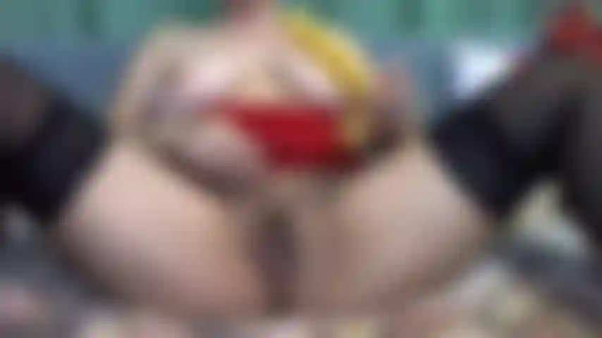 Spiele mit meiner nassen fotze.