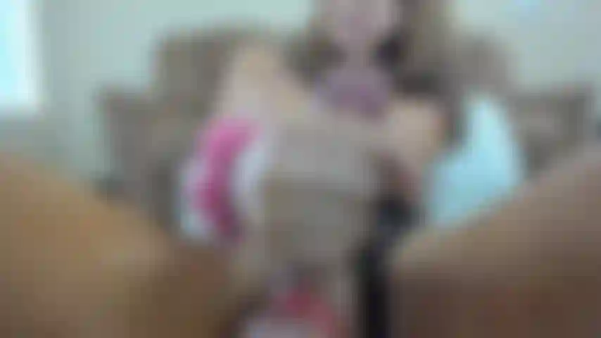 Spritze ab, esse mein sperma und dehne meine arschmuschi.