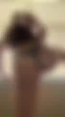 Schüttel deinen hintern in einem sexy grünen baumwoll-tanga.