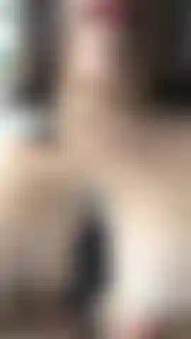 . Spritz auf meine heißen titten.