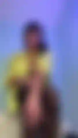 Die in schwarzen strumpfhosen heiß aussieht.