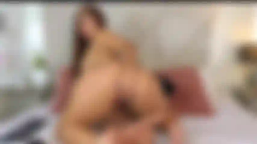 Dieses latina-mädchen war allein zu hause und fing an, einen reichen schwanz zu reiten, in der vorstellung, es gehöre dir.