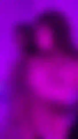 Mein eingeölter körper erwartet dich.