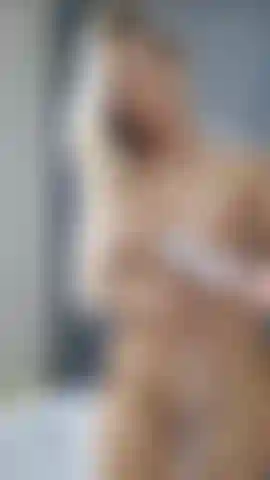 Oh nein! Du hast mich nackt unter der dusche erwischt ...