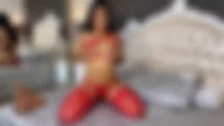 Ich masturbiere zu sehr und habe lust auf einen schwanz in meiner muschi.