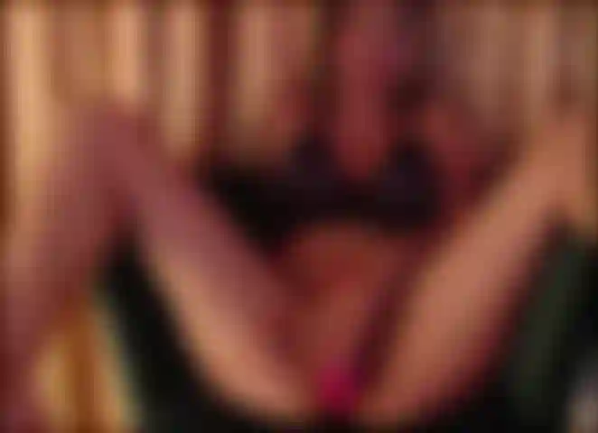 Ich liebe es zu masturbieren, wenn ich an dich denke und spritze.