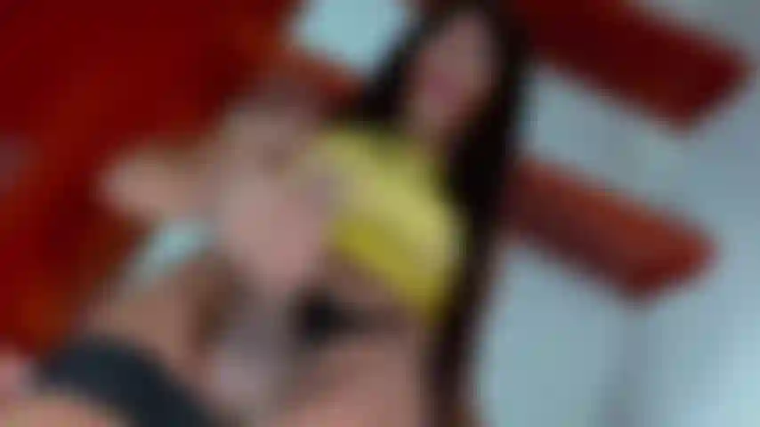 Die schöne und sexy ivana, die 2 mal auf dich spritzt.