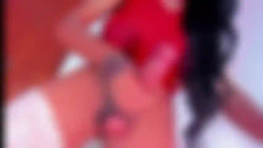 Mein riesiger schwanz spritzt in strömen.