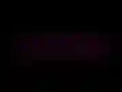 Schau mir zu, wie ich mir eine zigarette anzünde und sie glimmen lasse, während ich mich langsam ausziehe.