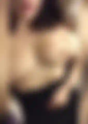 Fingere meine enge muschi für dich, bevor wir ficken.