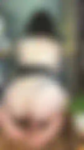 Beobachten sie, wie meine enge muschi diesen dicken schwanz greift, während ich reite und immer und immer wieder abspritze.