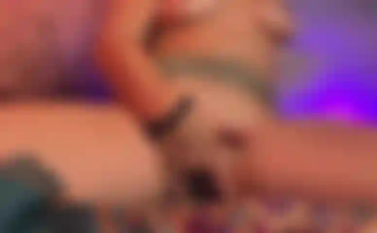 Zeige meine rosa muschi - doppelpenetration - beinzitternde orgasmen.
