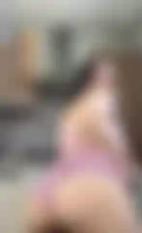 Teaser: Ass in the kitchen