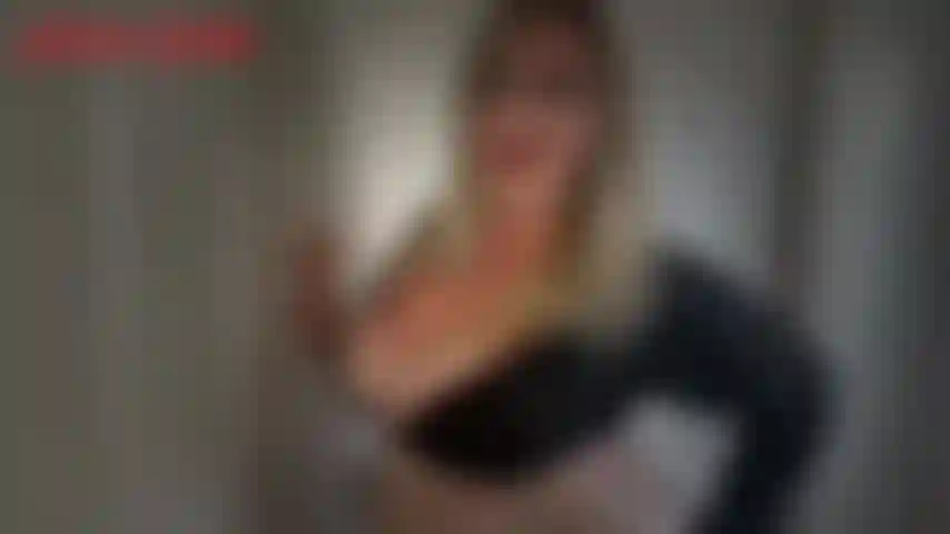 Deine freundin hat kleine titten – du hast einen großen fehler gemacht, du hast mit jackie synn schluss gemacht. Es ist über ein jahr her, aber jackies große, weiche titten gehen einem einfach nicht mehr aus dem kopf. Die art, wie sie sich von dir ficken ließ, die art, wie sie abspritzte, wenn du...