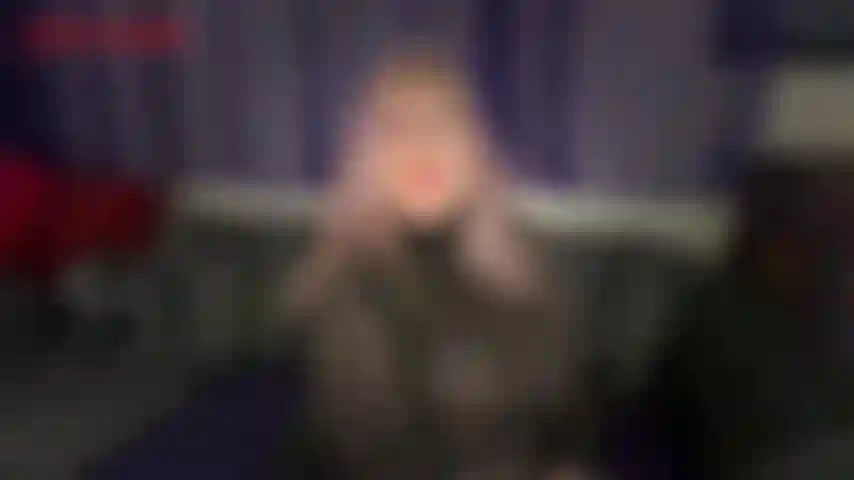 Bbw-stripperin demütigt vorzeitigen samenerguss – sie haben für eine besondere zeit mit ihrer lieblings-bbw-stripperin im champagnerraum bezahlt. Sie fängt an, dich mit ihrem sexy körper und ihren kurven zu necken und ermutigt dich sogar, deinen schwanz zu pumpen, während du ihr zusiehst ...