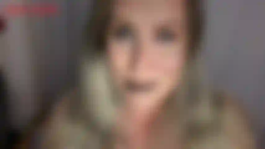 Mein gesicht ist alles, was sie brauchen – sie lieben jackie synn, ihre kurven sind unglaublich, aber was sie wirklich anmacht, ist ihr wunderschönes gesicht zu sehen. In diesem video sitzt jackie nah an der kamera und ermutigt dich, dein sperma auf ihr hübsches gesicht zu streicheln. Jackie...