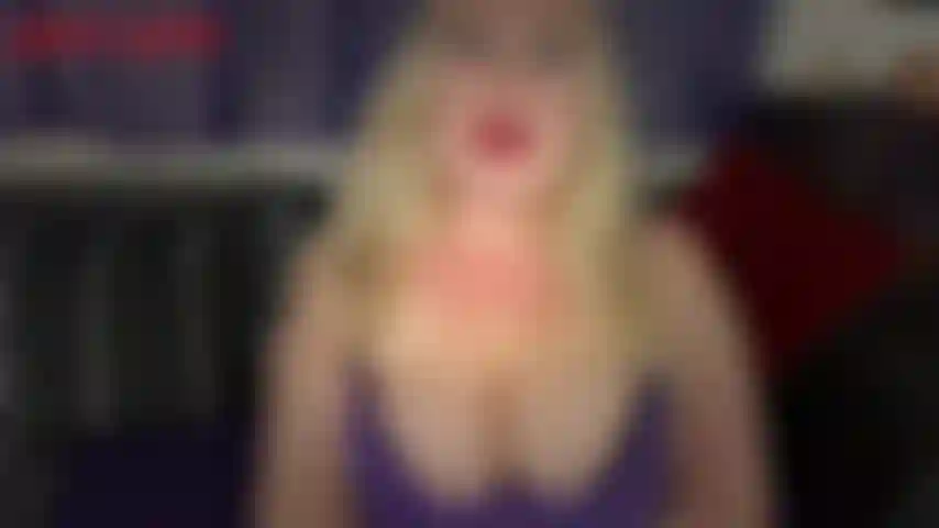 Lern zu saugen, sissy!-Du warst schon immer ein bisschen eine amateur-sissy, nicht wahr? Ich meine, du hast dich zu jackies videos einen runtergeholt, du hast dir sogar ein paar höschen zugelegt, und vielleicht sogar ein bisschen lippenstift. Jackie findet, es ist zeit, die dinge...