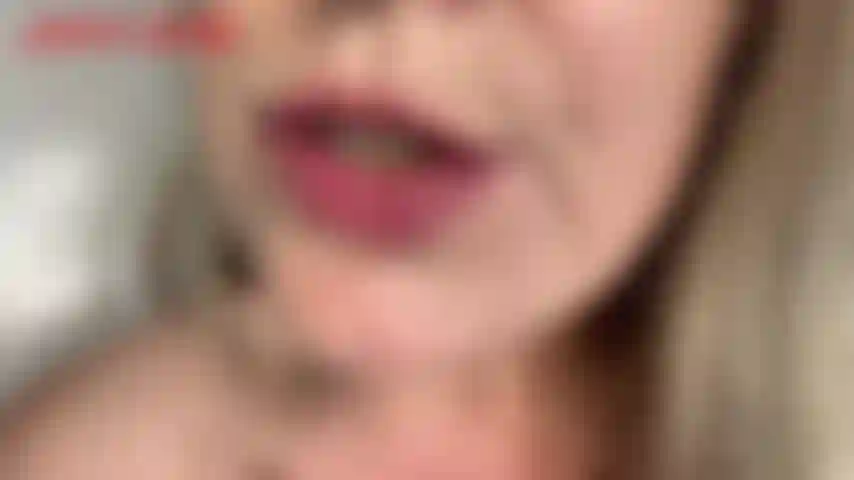 Stiefmama bringt dich ins bett, armes ding, kannst du heute nacht nicht schlafen? Keine sorge, stiefmama ist hier, um dich zu decken. In diesem clip hält jackie ihre sexy nackten lippen direkt an die kamera und flüstert alle anweisungen zum wichsen von guten jungs, die du ertragen kannst. Jackie...