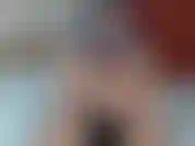 Unser sohn und unsere tochter erkunden die welt – du kommst nach hause und findest deine frau jackie, wie sie sich im bett gegen ihren vibrator reibt und dabei absolut dreckige sachen redet. Als sie bemerkt, dass du da bist, setzt sie sich auf und muss...