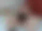 Mama wird dein pornostar – deine mutter ist stripperin und zwischen den schichten damit beschäftigt, ein kurzes nickerchen zu machen. Die seite ihrer sexy stripper-absätze und ihres über ihren arsch hochgezogenen kleides reicht aus, um...