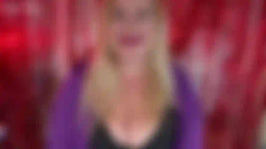 Findom-joi-spiel – es ist schon eine weile her, seit jackie ein lustiges findom-spiel mit dir gespielt hat, zeit, deinen geldbeutel zu leeren! Deine eier sind voll und du willst jackie unbedingt streicheln, aber du weißt, dass sie dich das niemals umsonst tun lassen wird! In diesem clip gibt jackie ...