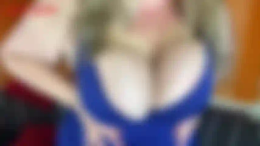 Dumm für titten – jackie hat riesige 42f-naturtalente, und junge, weiß sie, wie man diese titten benutzt? Jackie weiß, wie dumm du für brüste bist, du bist so dumm, dass du dein ganzes geld ausgibst, deine frau verlässt, der himmel ist die grenze, nur um dir die chance zu geben, dir einen runterzuholen ...