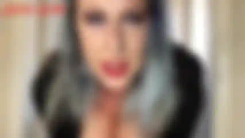 Die mit großen schwänzen ihre beute in durchsichtigen leggings betritt – jackie trägt ein hautenges paar leggings, die fast vollständig durchsichtig sind. Jackie liebt es, deinen großen, fetten schwanz mit ihrem riesigen hintern zu necken ...