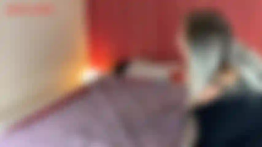 Komm mit deiner highschool-schwärmerei – ::dies war ein benutzerdefiniertes video für einen fan:: – also nach einer nacht des trinkens und tanzens lade ich dich in meine hotelsuite ein, wir trinken und rauchen noch ein bisschen. Du warst mein..