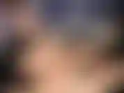 Blaue füße und handjob. In diesem clip zeigt jackie ihre wunderschönen blauen, pedikürten zehennägel und ihre sexy größe von 10 fuß. Sie macht deinen schwanz hart und ermutigt dich, ihn dabei zu streicheln.