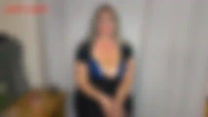 Mollige kurven. Joi-jackie hat den heißesten, kurvigsten molligen körper, den sie je gesehen haben! Ihr großer, runder, saftiger arsch, ihr praller bauch und diese riesigen titten wecken bei dir immer den wunsch, deinen schwanz zu streicheln. Jackie...