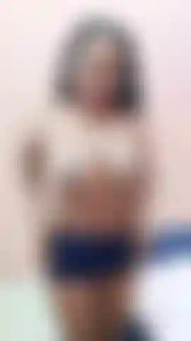 Die ihre muschi bis zum orgasmus vibrieren lässt.