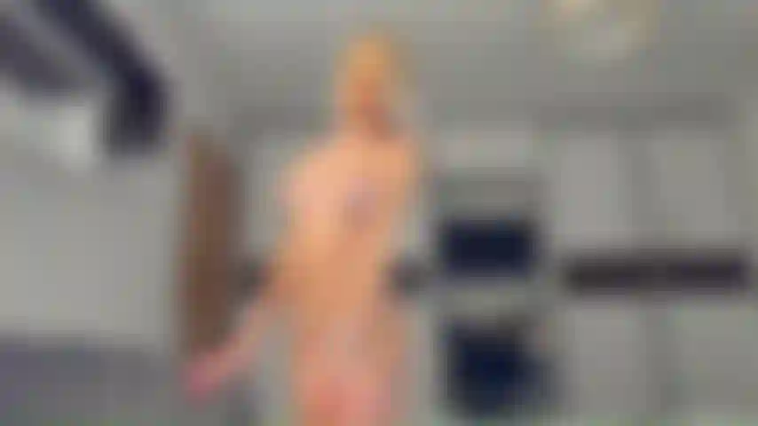 Deepthroat, hartes pussyficken, tittenficken und reiten.