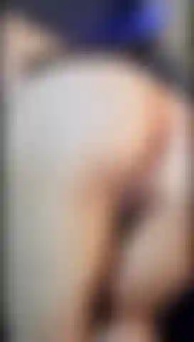 Open ass and pussy hairy in your face!... Coño abierto peludo en cuatro