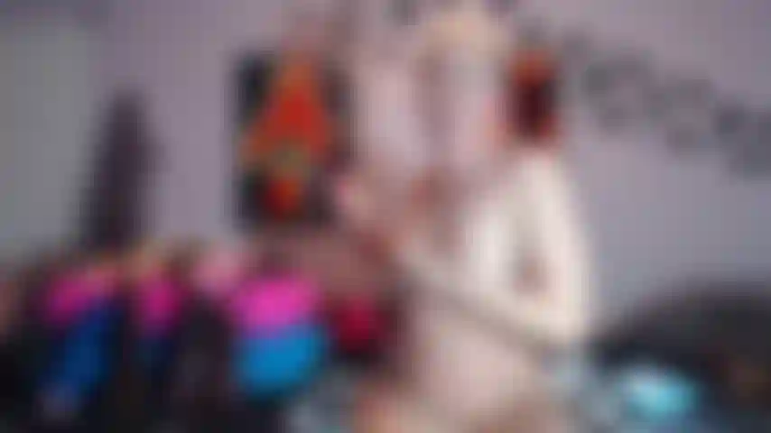 Jayda deepthroat & anal mit einem bbc & dp.