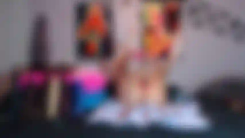 Jayda diamonde deepthroating, während sie bbc in den arsch reitet.