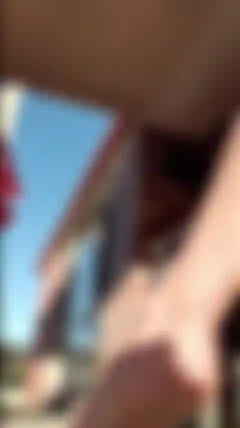 JazzabelleRox outdoor striptease & pussy rub (für handy).