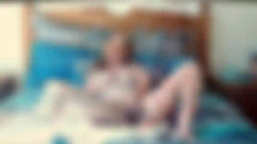 JazzabelleRox, ich will dich zum abspritzen bringen und dabei komme ich mit dir. Joi mit viel reden.