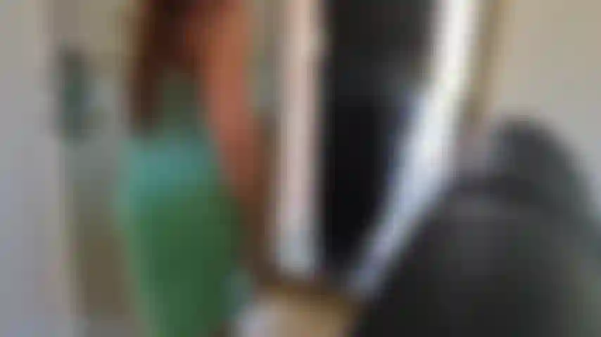 Rollspiel, ein neuer nachbar ist eingezogen, er braucht eine tasse kaffee, er wird von diesem geschiedenen nachbarn noch viel mehr bekommen. Werde ich schwanger?