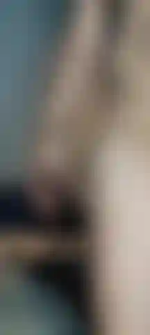 Sieh meine großen titten und wie weit ich meine löcher spreizen kann .. Spontan schnell aufgenommen, um ein video zu haben, mitten beim streichen eines zimmers, während ich geil für euch alle werde..