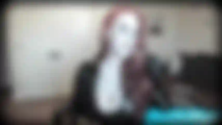 Film noir 120 rauchen – sehen sie zu, wie diese sexy femme-fatale-göttin eine schöne 120-zigarette raucht und wie kein anderer in ihre gedanken eindringt!